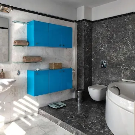 Mirtylla Luxury Retreat W Pool, Bbq And Gym